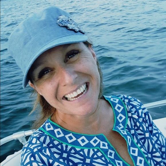 Meet your Posher, Heather - Picture 1 of 1